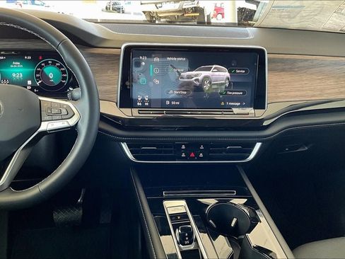 New 2025 Volkswagen Atlas SEL image 5