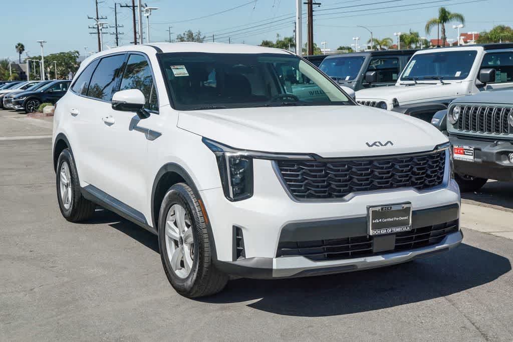 Used 2026 Kia Sorento LX FWD image 3