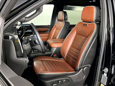 Certified 2024 GMC Sierra 2500 Denali Ultimate w/ Max Trailering Package AWD/4WD image 8