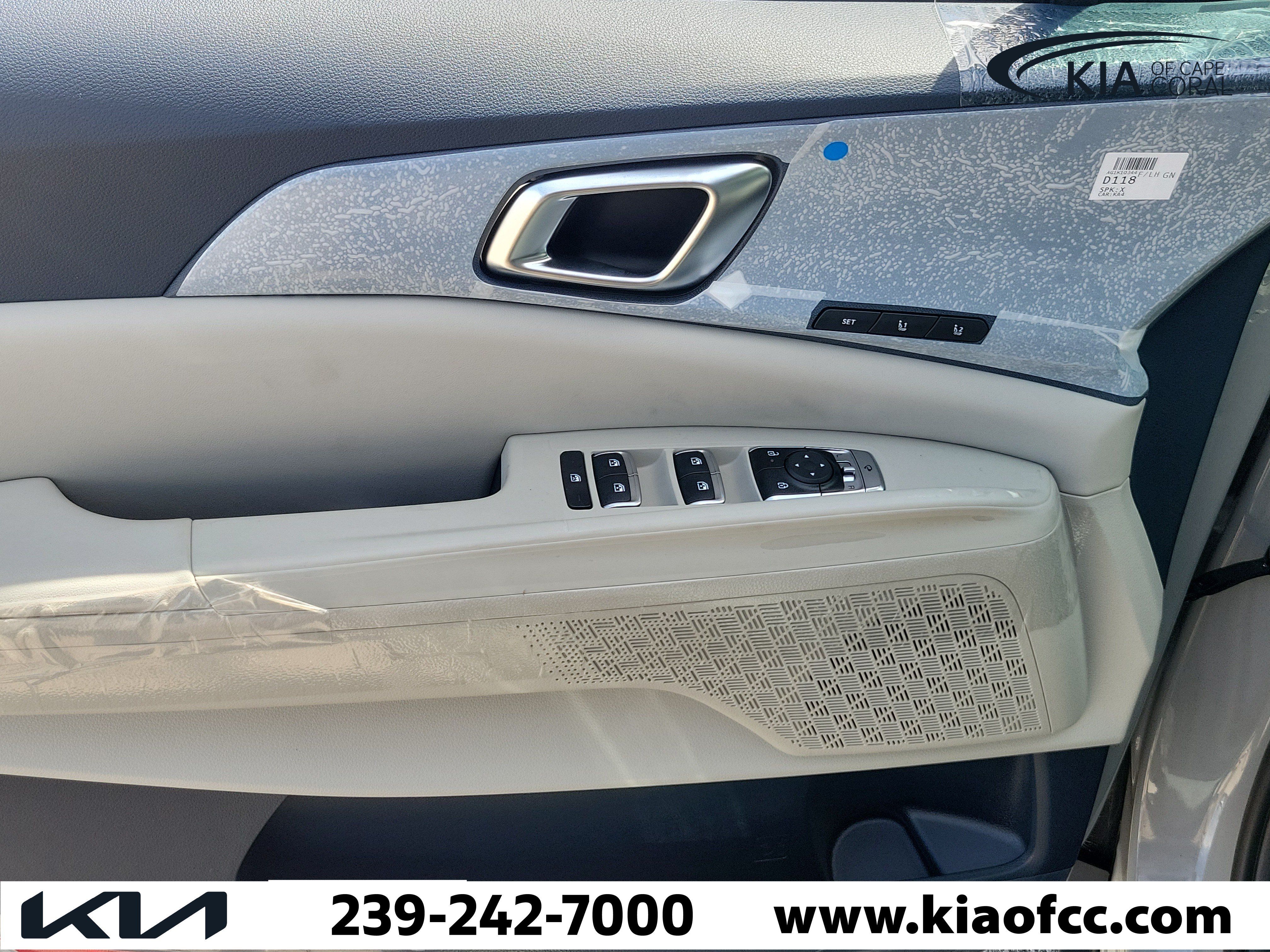 New 2026 Kia Carnival EX FWD image 23