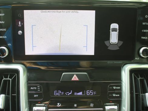 Certified 2022 Kia Sorento SX FWD image 53