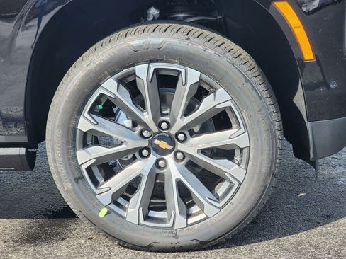 New 2026 Chevrolet Suburban High Country RWD image 6