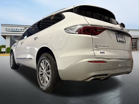 Used 2024 Buick Enclave Premium image 10