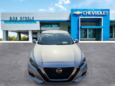 Used 2020 Nissan Altima 2.5 S FWD image 2
