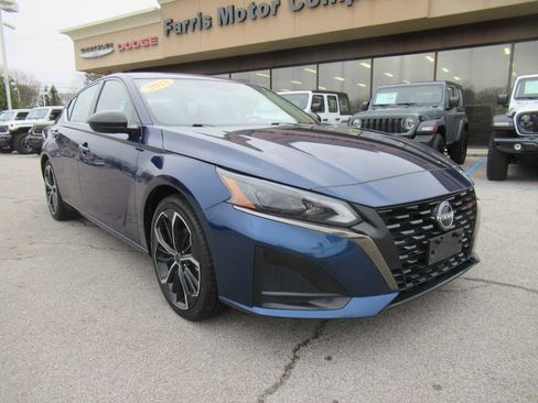 Used 2023 Nissan Altima 2.5 SR image 9