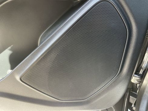 Used 2020 Ford Explorer Limited RWD image 19