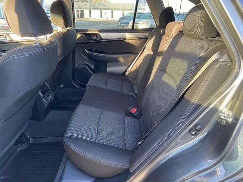 Used 2019 Subaru Outback 2.5i Premium image 16