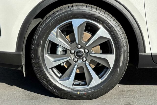Certified 2023 Ford Escape Platinum FWD image 27