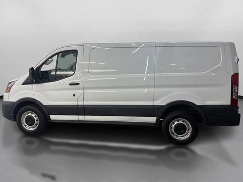 Used 2023 Ford Transit 250 Low Roof RWD image 5