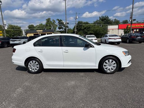 Used 2016 Volkswagen Jetta S FWD image 4
