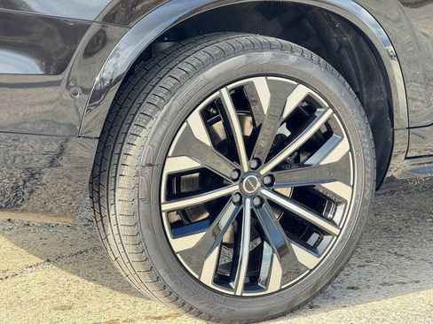 New 2026 Volvo XC90 T8 Ultra w/ Protection Package Premier image 9