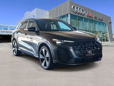 New 2026 Audi SQ5 Premium Plus AWD/4WD image 3
