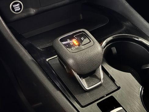 Used 2023 Nissan Rogue SV image 22