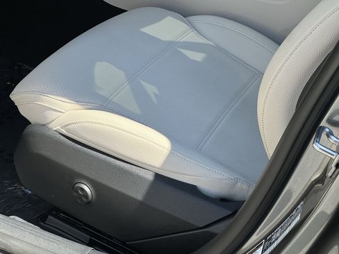 Certified 2026 Mercedes-Benz C 300 4MATIC Sedan image 19