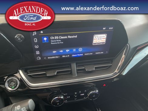 Used 2025 Chevrolet Trax RS w/ Sunroof Package FWD image 25