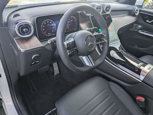 Used 2026 Mercedes-Benz GLC 300 image 2