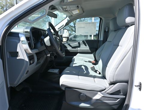 New 2026 Ford F550 2WD Regular Cab Super Duty image 5