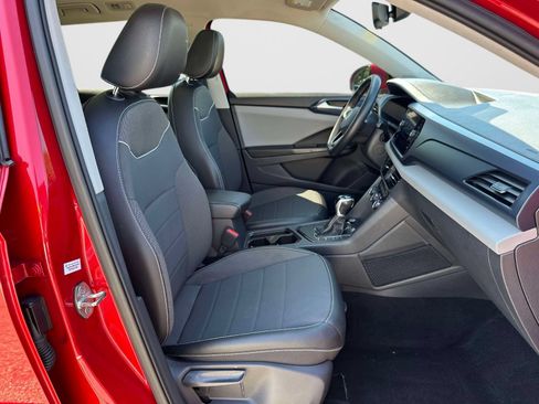 Certified 2023 Volkswagen Taos SE FWD image 9