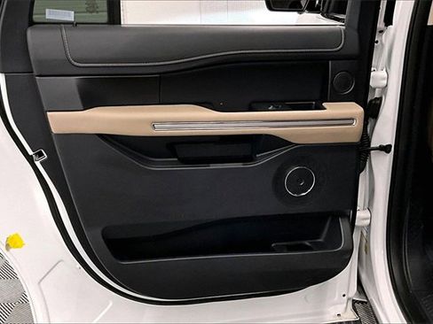 Used 2024 Ford Expedition Max Limited image 19