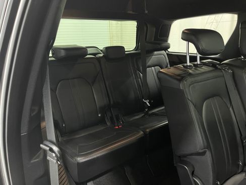 Used 2020 Ford Expedition Limited image 32