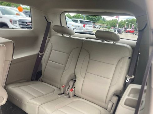 Certified 2019 GMC Acadia Denali w/ GMC Pro Grade Package AWD/4WD image 18