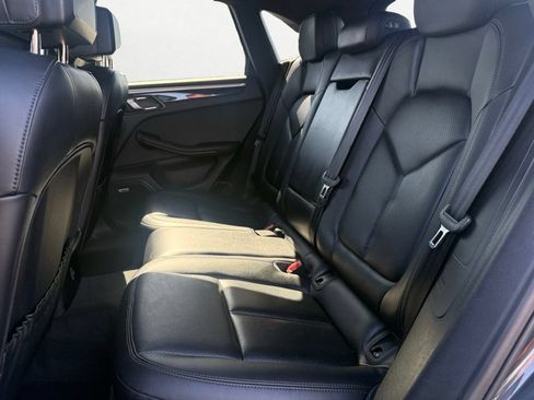 Used 2018 Porsche Macan AWD/4WD image 13