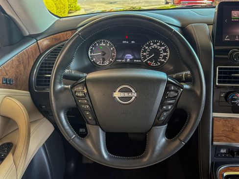 Used 2022 Nissan Armada SL w/ Captain's Chairs Package AWD/4WD image 31