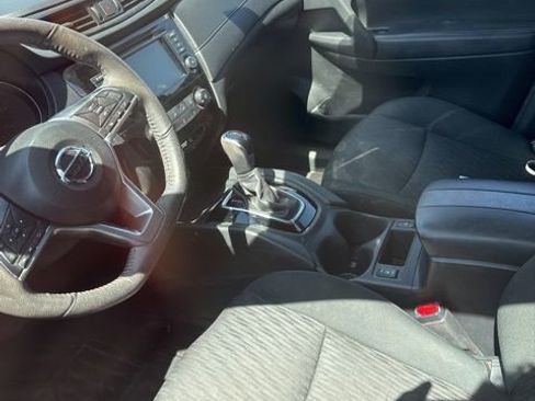 Certified 2019 Nissan Rogue S w/ Special Edition Package AWD/4WD image 5