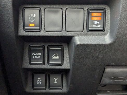Used 2022 Nissan Frontier PRO-4X w/ Pro-4X Premium Package AWD/4WD image 39