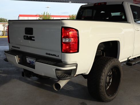 Used 2017 GMC Sierra 3500 Denali w/ Duramax Plus Package image 7