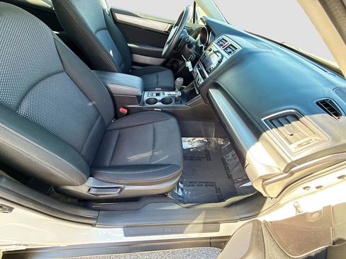 Used 2017 Subaru Outback 2.5i Premium image 15