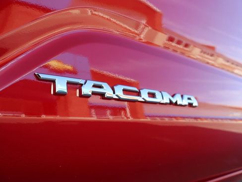 Used 2025 Toyota Tacoma TRD Sport image 6