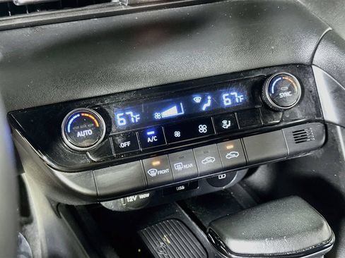 Used 2025 Hyundai Elantra Sport w/ Cargo Package FWD image 26