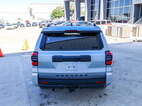 Used 2025 Toyota 4Runner Limited image 8