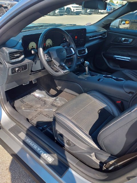 Used 2025 Ford Mustang GT Premium RWD image 19