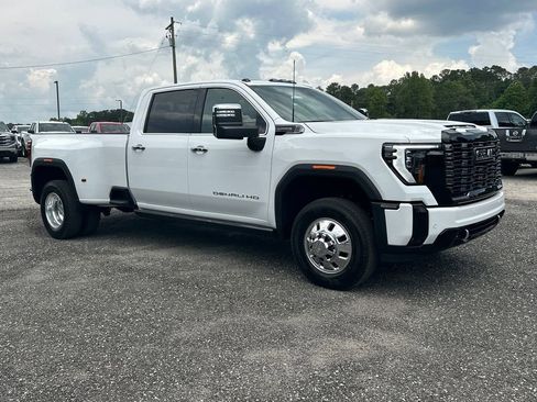 New 2026 GMC Sierra 3500 Denali Ultimate AWD/4WD image 4