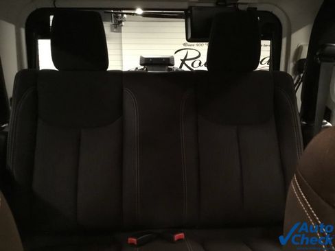 Used 2014 Jeep Wrangler Sahara w/ Dual Top Group AWD/4WD image 30