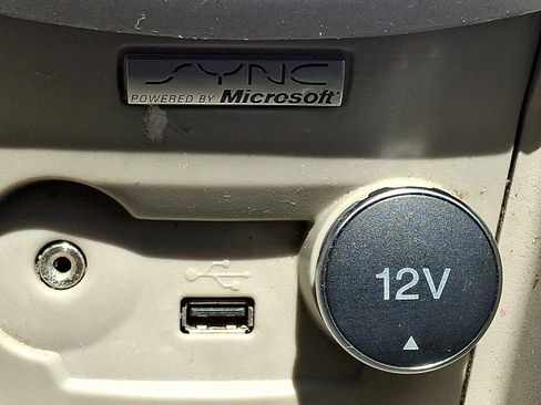 Used 2015 Ford Fiesta SE FWD image 21