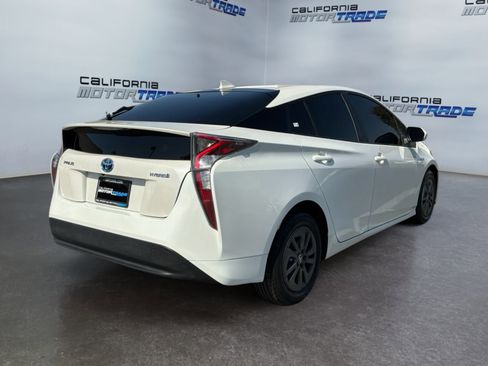 Used 2016 Toyota Prius Two FWD image 5