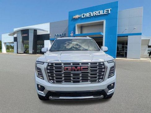 New 2026 GMC Yukon XL Denali w/ Denali Reserve Package RWD image 10