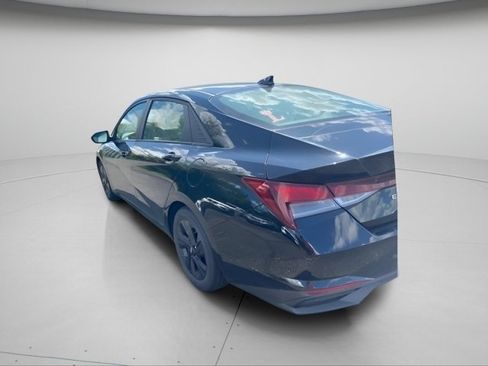 Used 2022 Hyundai Elantra SEL FWD image 11