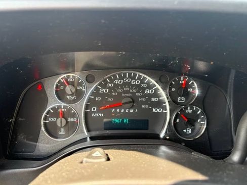 Used 2025 Chevrolet Express 2500 w/ Driver Convenience Package RWD image 36