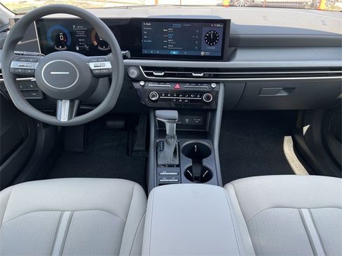 New 2026 Hyundai Sonata SE image 2
