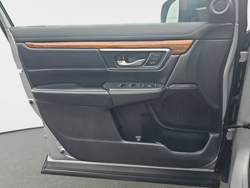 Used 2018 Honda CR-V Touring image 30