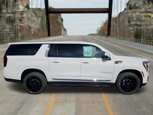 New 2026 GMC Yukon XL Elevation w/ LPO, Floor Liner Package AWD/4WD image 11