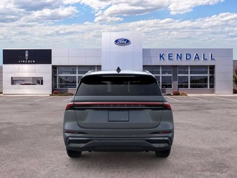 Used 2025 Lincoln Nautilus Reserve w/ Jet Appearance Package AWD/4WD image 5