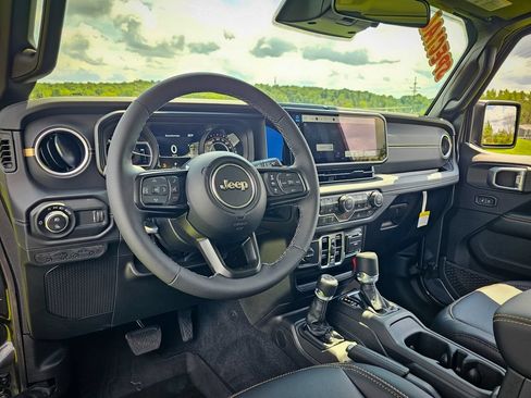 New 2026 Jeep Gladiator Sport AWD/4WD image 13