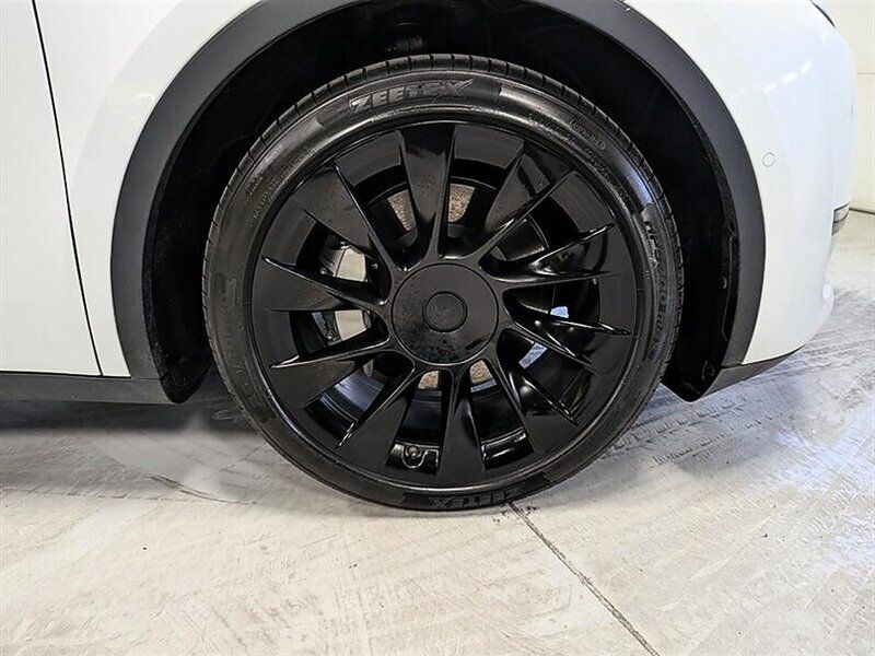 Used 2021 Tesla Model Y Long Range AWD/4WD image 12