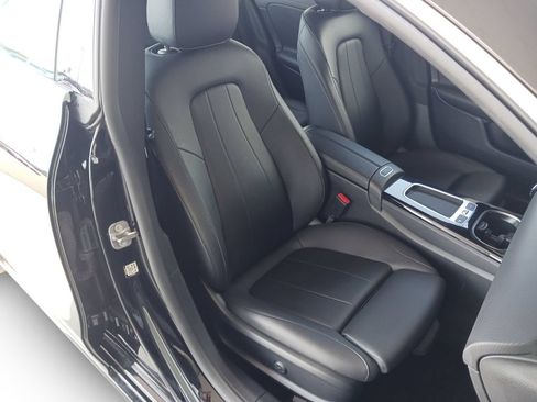 Used 2025 Mercedes-Benz CLA 250 image 28