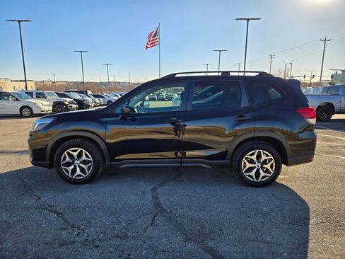 Used 2020 Subaru Forester Premium image 7